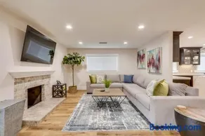 Gorgeous Upgraded 5 Bedroom & 4 Bath Home With Jacuzzi - Image 3