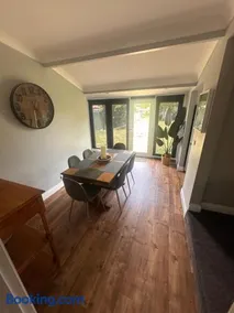 Wattle Cottage - Image 3