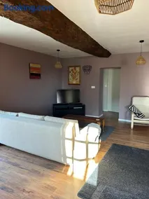 Apartment in the heart of the countryside with pool - Image 2