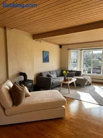 Family-friendly townhouse for rent - Image 1