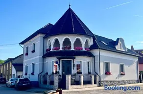 The Corner House - Image 1