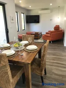 Gillys Guesthouse - Image 5