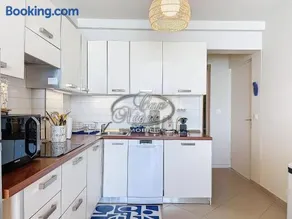 Appartement T2 vue mer, pieds dans l'eau avec accès direct à la plage de Cavalière - LE LAVANDOU - Image 2