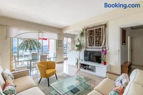 Free Parking Great Central Apartment With Sea View - Image 2