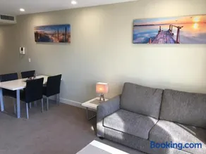 Beachside Luxury Apartments One & Two Bedroom in Beachfront Oaks Pier Building - Image 2