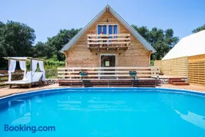 Romantic Tree House - Image 2