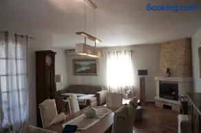 vacation home with private swimming-pool and a nice view on the luberon mountain, located in merindol, 8 persons - Image 2