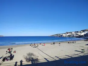 BEACHFRONT with Seaviews Apartment No56 Award Winner Unbeatable Location for Closeness to the Sea Ideal for Guests looking for Winter Spring and Autumn Breaks in Sunny Malta Also Ideal for Coastal Hikers - Image 3