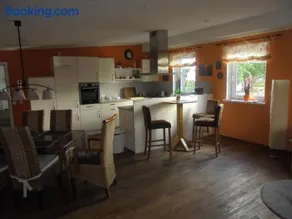 Apartamento con 2 dormitorios para 4 personas - Image 2