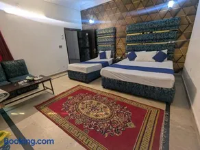Hotel Royal Grand - Image 2