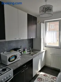 white black rooms - Image 3