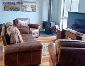Ocean Blue - Linen, WiFi and Pet Friendly - Image 2