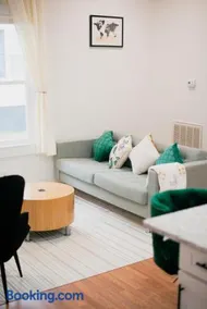 Cozy Nest Cottage - Image 1