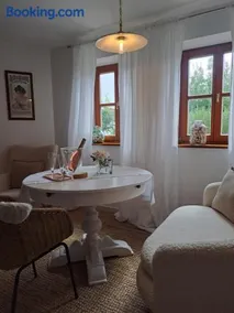 HILLSIDE Apartment - Image 3