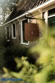Luxe stolpboerderij vol sfeer én authentieke details voor 4 in Twisk - Image 2