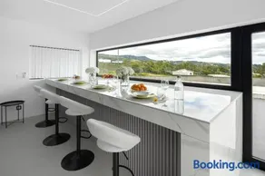 Bella Casa - Suite - Image 4