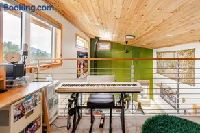Modern Cabin near Watkins Glen - Image 3