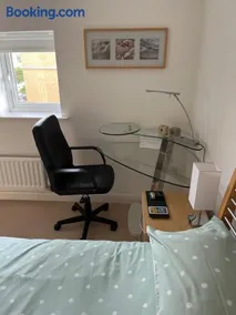 Peterborough, Hampton Vale Lakeside En-Suite Large Double bedroom with great modern facilities - Image 2