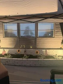 Airy 2 Bedroom in North Fort Myers Near Many Attractions - Image 3