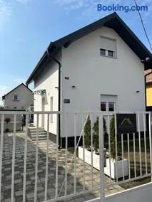 Nemes Apartmanház Tóalmás - Image 2
