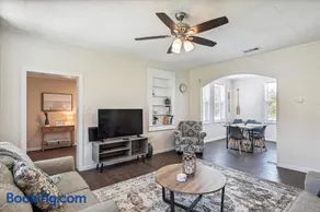 Blue Cove Retreat - 3 Bedroom wPrivate Pool. Sleeps 6. Quiet Community Close to Fishing Marinas. - Image 2