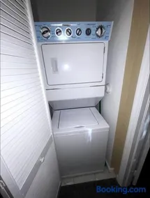 Luxury Miami 2br Townhouse Near Stadium !! - Image 2