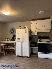 Eastpoint Cozy Apartment - Image 4