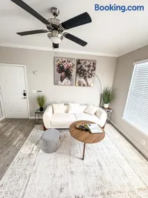 Magnolia 1BR Hideaway Relaxing Stay - Image 1