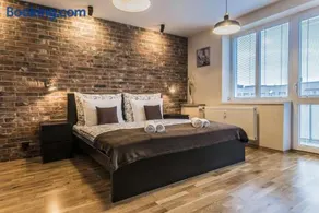 Amos Apartment - Air-Co & Private Parking Included - Image 1