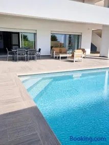 Villa NLS - Villa avec piscine à 2min de la plage - Image 1
