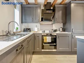 3 Bed in Salisbury oc-66130 - Image 4