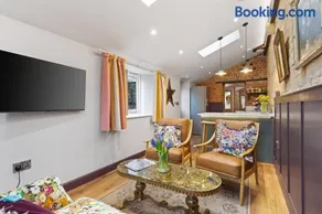 Copper Beech Cottage - Image 2