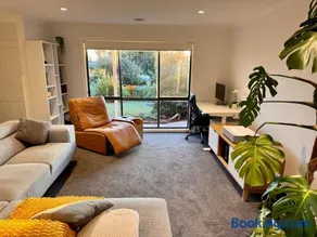Family Retreat in Jan Juc, sleeps 6 - FREE WiFi FREE Parking - Image 2