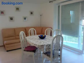 Nice place with pool - Image 4