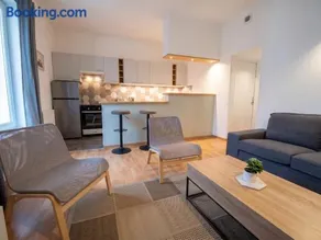 Jacquart, Close to downtown, Free private parking - Image 1