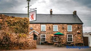 The Red Lion Llangynidr - Image 1