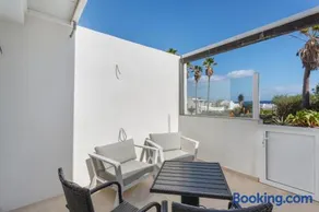 Ferienhaus mit Garten, beheiztem Pool und Terrasse | Gartenblick - Image 2