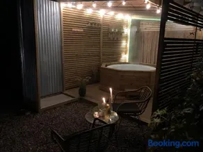 Shepherds Hut - Image 1