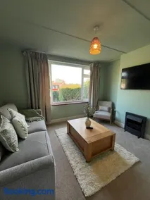 Charming Cottage near Clarks Village & Glastonbury - Image 1