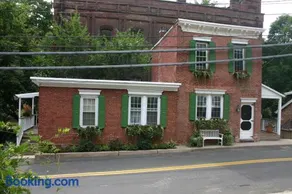 Riverview Organic Bed & Breakfast and Wellness Center - Image 1