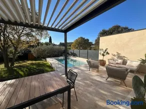 Contemporary charming villa - Image 2