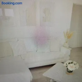 Quiet, beautiful and stylish house in Saint-Raphaël - Image 3
