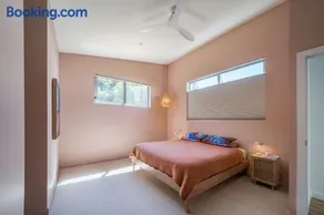Family Retreat, near beach & town - Image 2