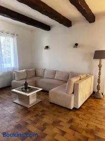 LE ROCHER Spacieux F2 plein pied grande terrasse - Image 1