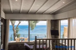 Paul Seafront House - Image 1