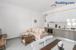 Lux 'n Comfort Apartments - Image 2