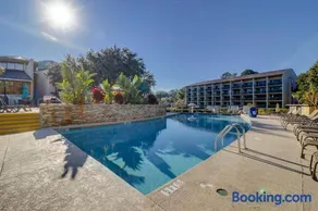 Island Club 101 - Image 1
