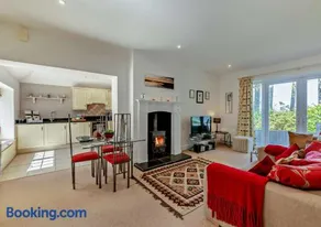 The Lodge@Shirewater - Image 3
