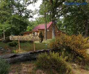 Les chalets au bord de l'étang de Malleteix - Image 2