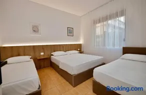 Hotel Imperial, Velipojë - Image 1